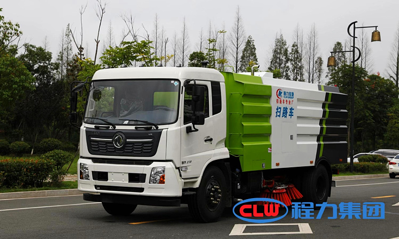 东风天锦12方扫路车