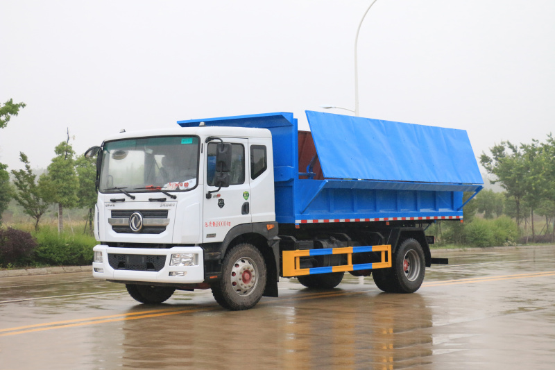 东风D9自卸垃圾车带翼展