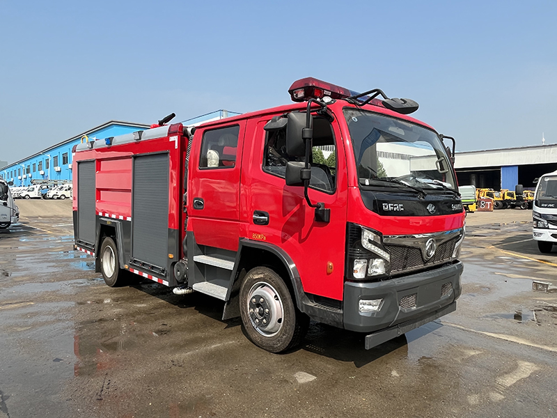 东风多利卡5吨泡沫消防车
