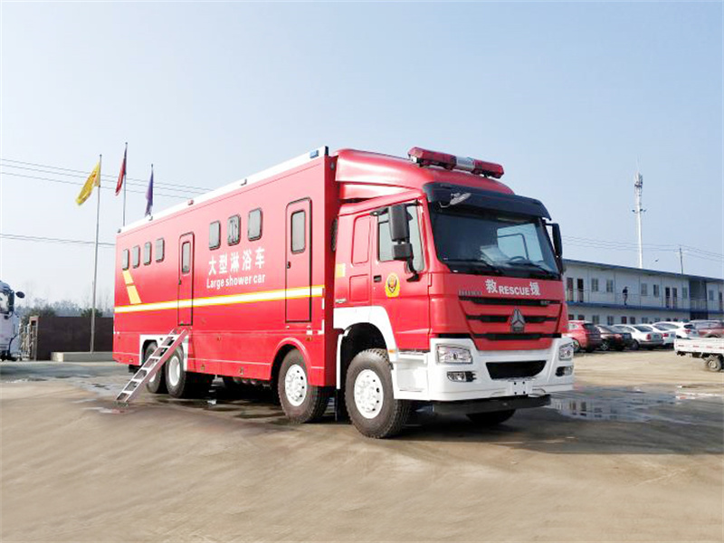 重汽六驱20人淋浴车